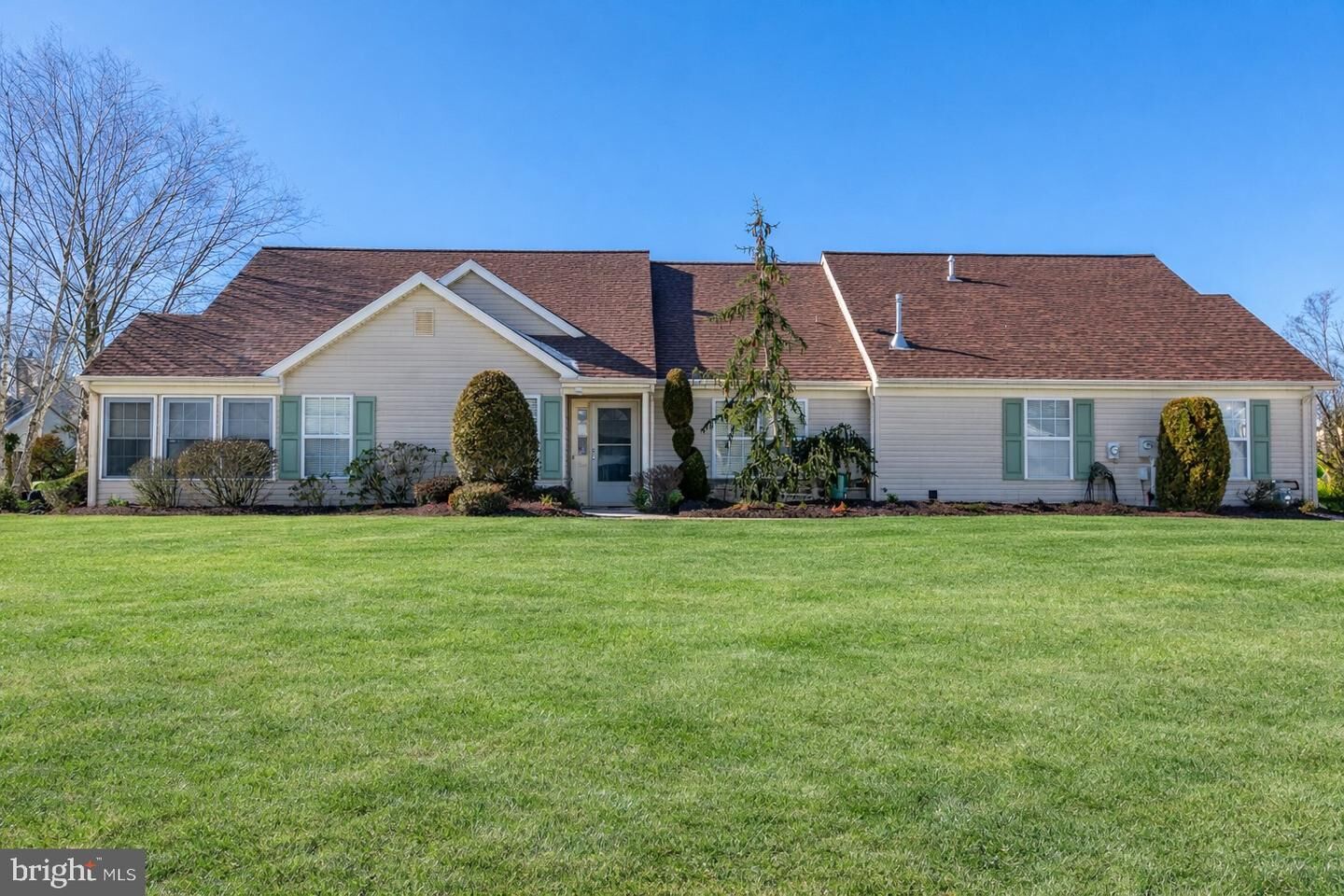 Property Photo:  11 Ivy Hill Road  NJ 08701 