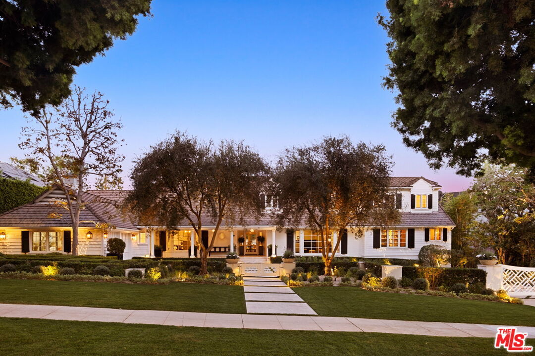 Property Photo:  712 N Arden Dr  CA 90210 