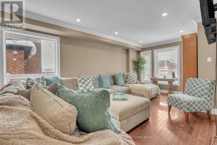 Property Photo:  173 Prince William Way  ON L4M 7G4 