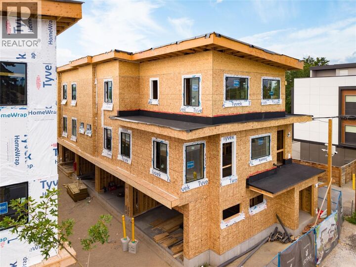 Property Photo: 743 Morrison Avenue 2 BC V1Y 5E5