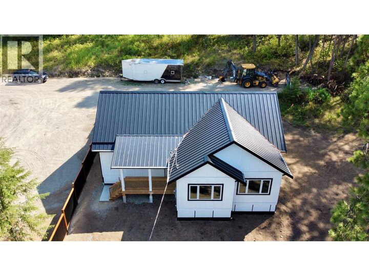 Property Photo: 160 3rd Avenue BC V0H 1E0