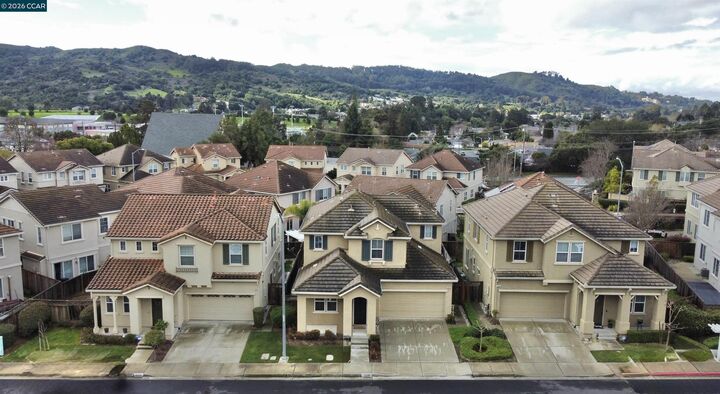 Property Photo: 5024 Escalon Cir CA 94803