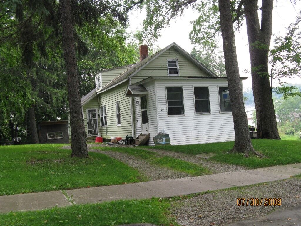 Property Photo:  40 Marion Street  PA 16407 