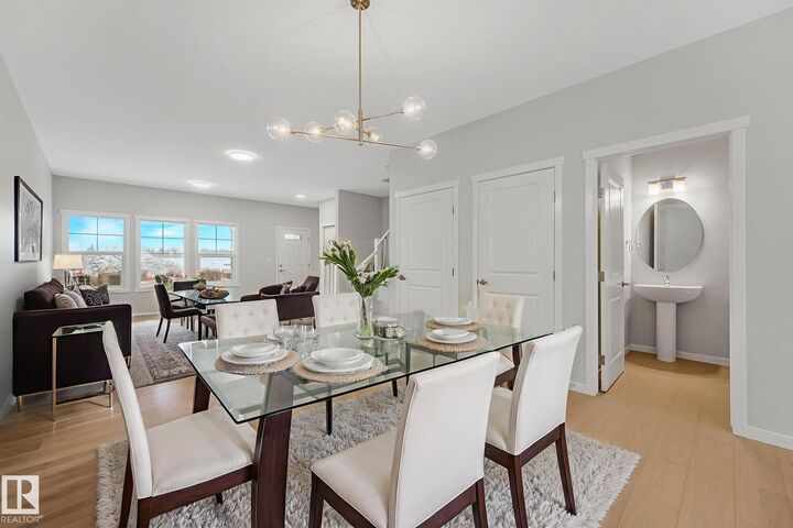 Property Photo:  1024 14 Avenue NW  AB T6T 2W8 