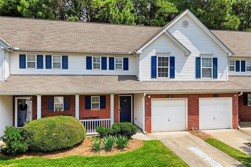 Property Photo: 330 Cottonwood Creek Circle GA 30114