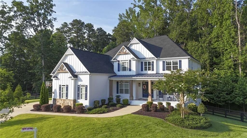 Property Photo: 1895 Henley Way GA 30009