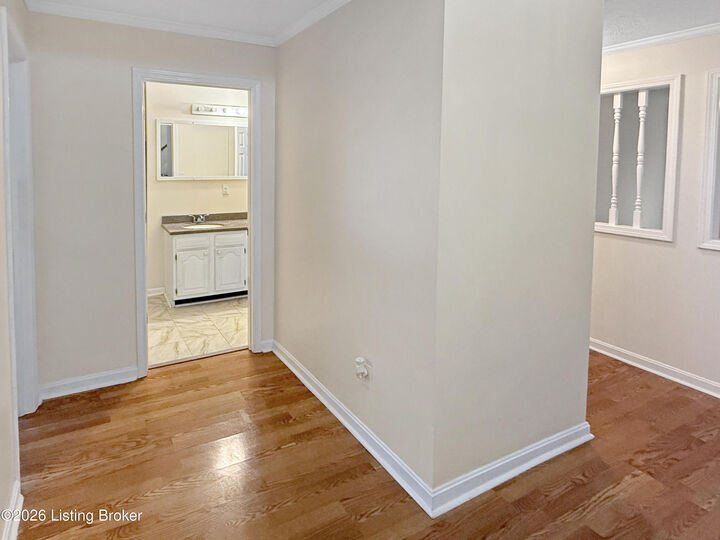 Property Photo:  9804 Spring Pointe Ct  KY 40229 