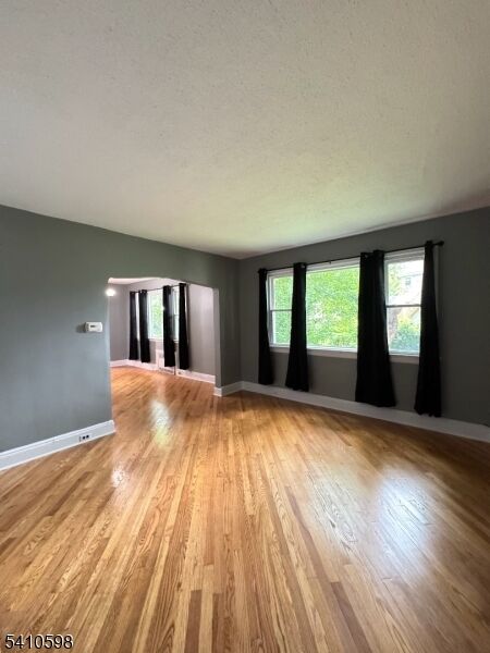 Property Photo:  4 Zeliff Ave  NJ 07424 