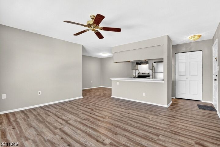 Property Photo:  5 Steeplechase Ct  NJ 08873 