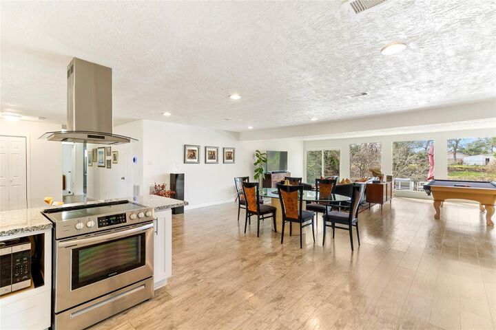 Property Photo:  201 Southern Oaks Drive  TX 77566 