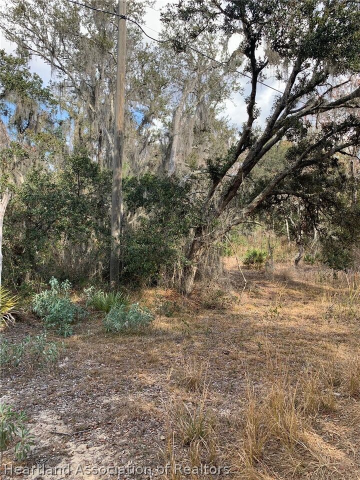 Property Photo:  2304 N Barclay Road  FL 33825 