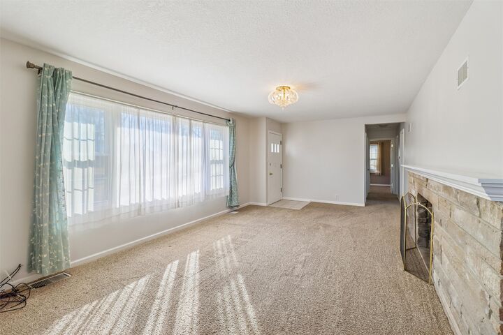 Property Photo:  1111 N Howard Street  IA 50125 