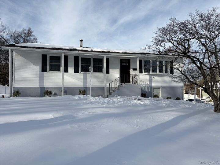 Property Photo:  6 Andre Avenue  NY 10983 