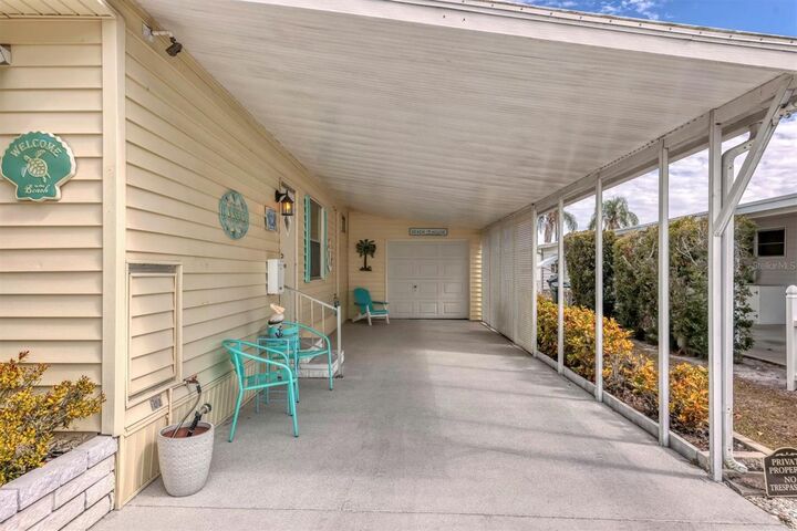 Property Photo: 1006 44th Avenue Drive E FL 34222