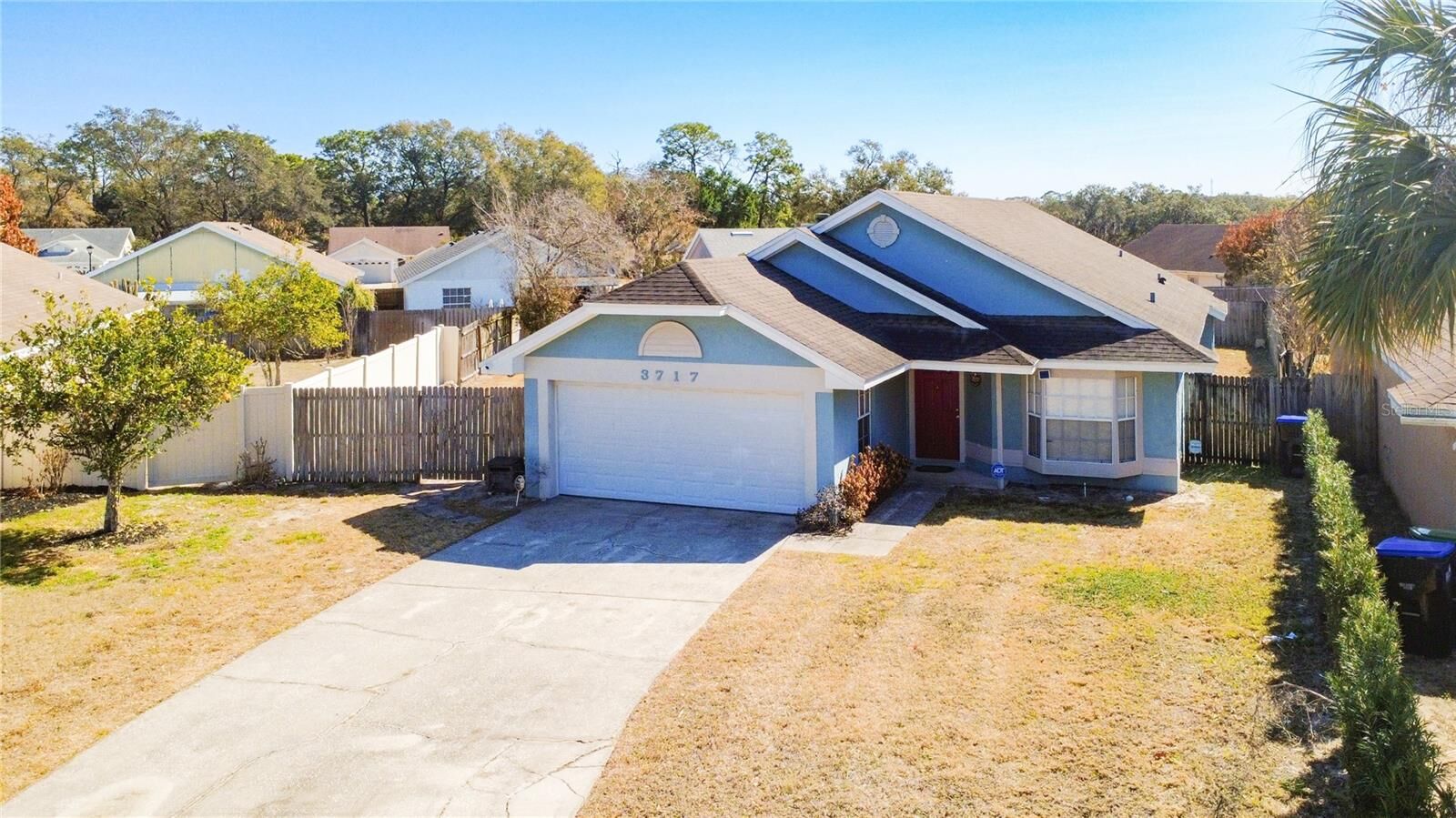 Property Photo: 3717 Narroline Drive FL 32818