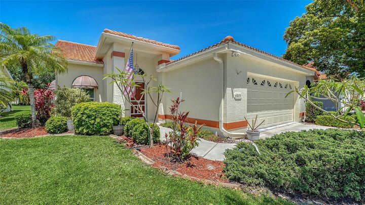 Property Photo:  4977 Tamarack Trail  FL 34293 