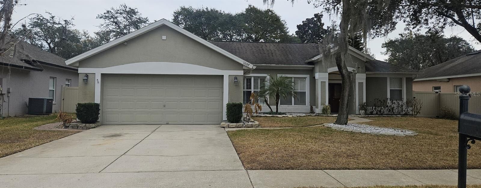 Property Photo: 1087 Shimmering Sand Drive FL 34761