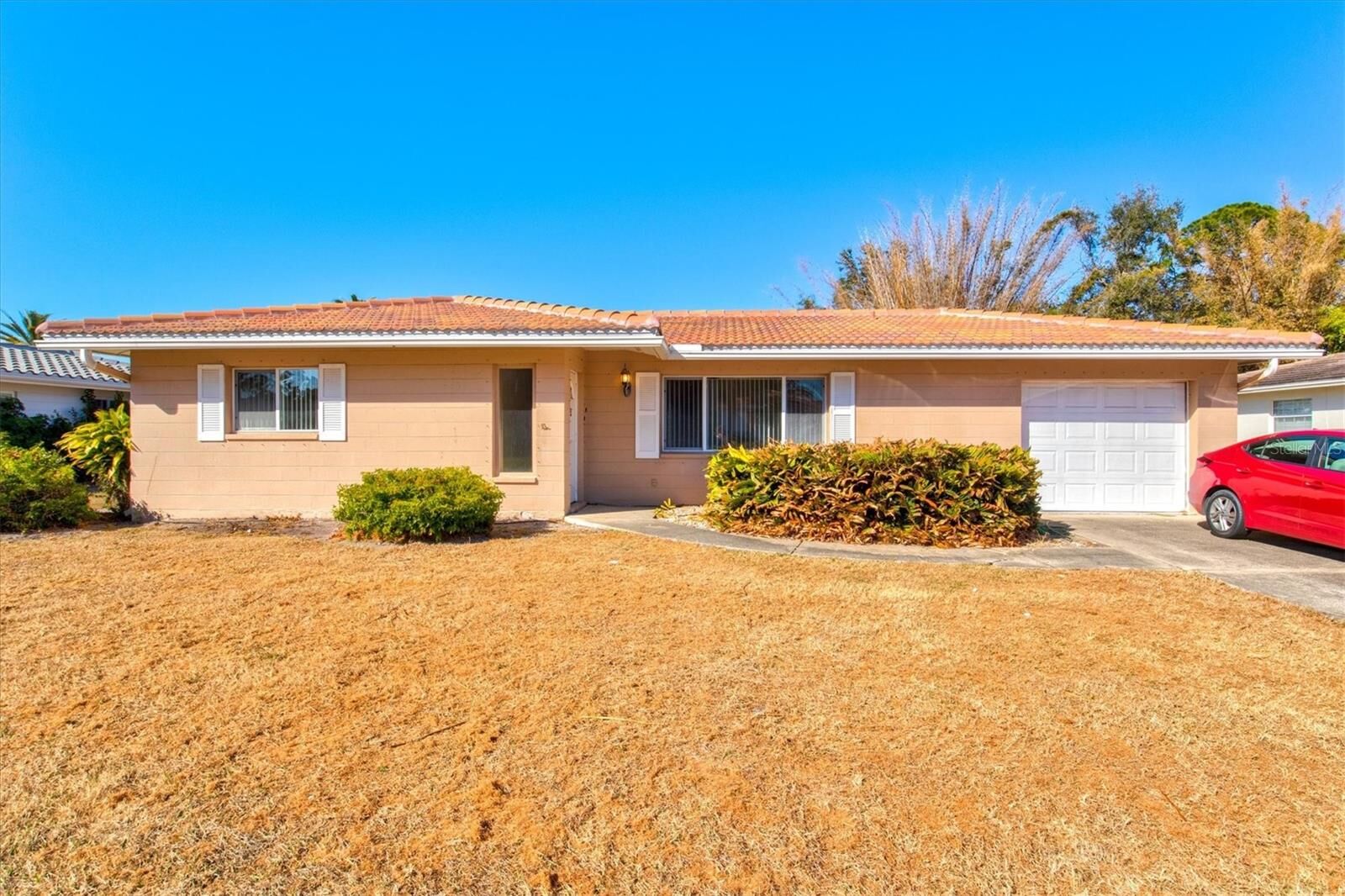 Property Photo:  2501 Cass Street  FL 34231 