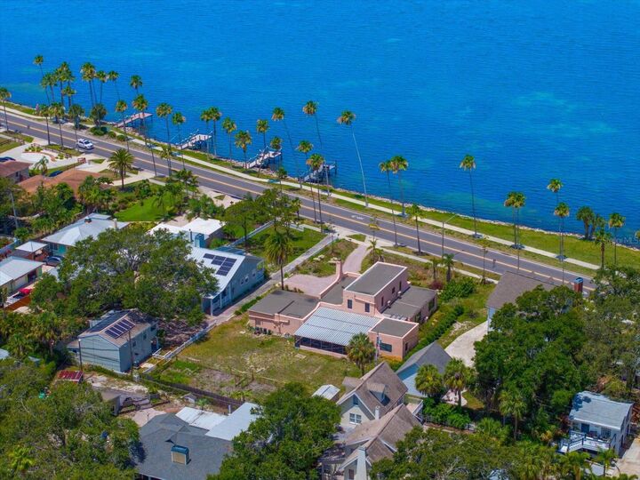 Property Photo:  43 Edgewater Drive  FL 34698 