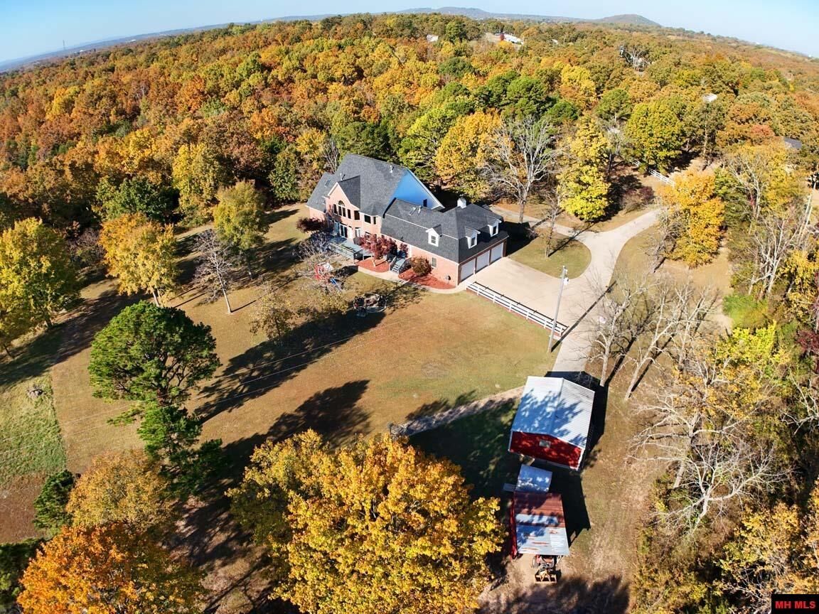 Property Photo:  180 Oak Tree Terrace  AR 72653 