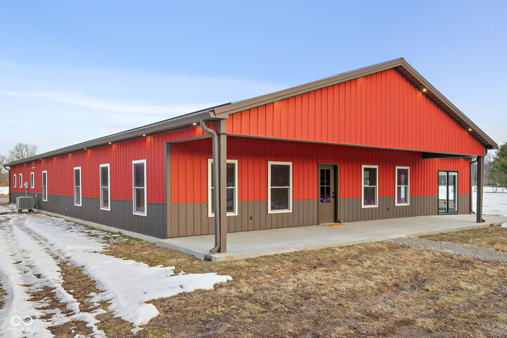 Property Photo: 8615 S 150 W IN 47201