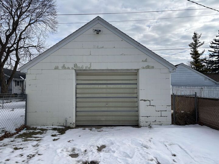 Property Photo: 1017 S Lincoln Street MI 48708