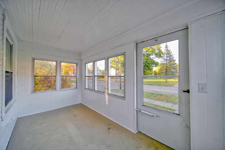 Property Photo:  521 Oakhill Avenue  MI 49201 