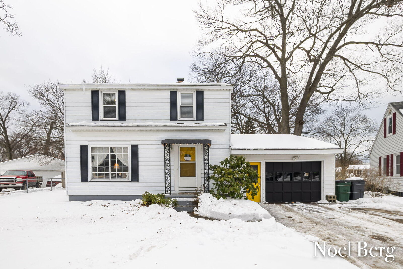 Property Photo:  2169 Norman Street  MI 49441 
