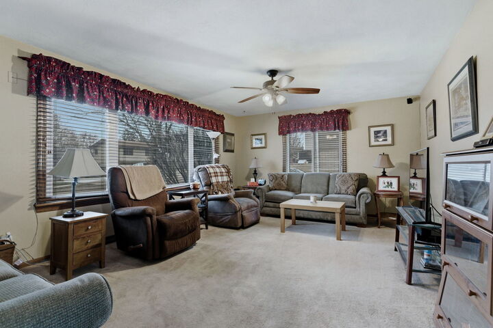 Property Photo:  136 McKinstry Drive  IL 60123 