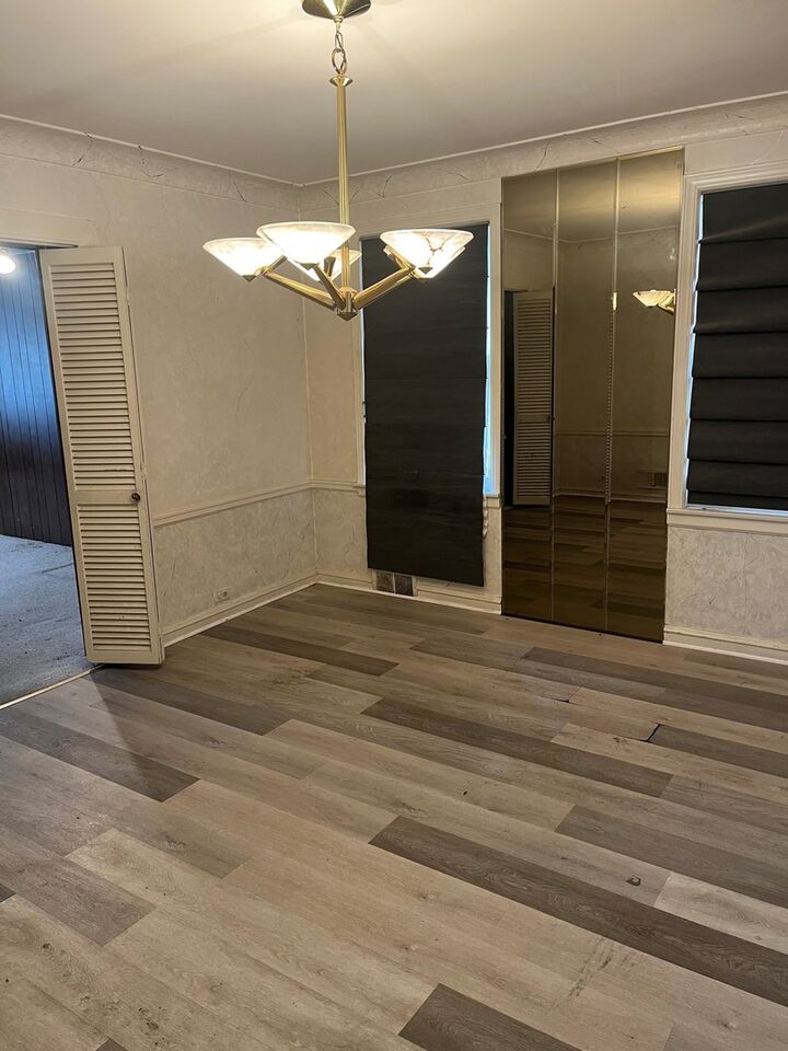 Property Photo:  2849 W Pratt Boulevard  IL 60645 