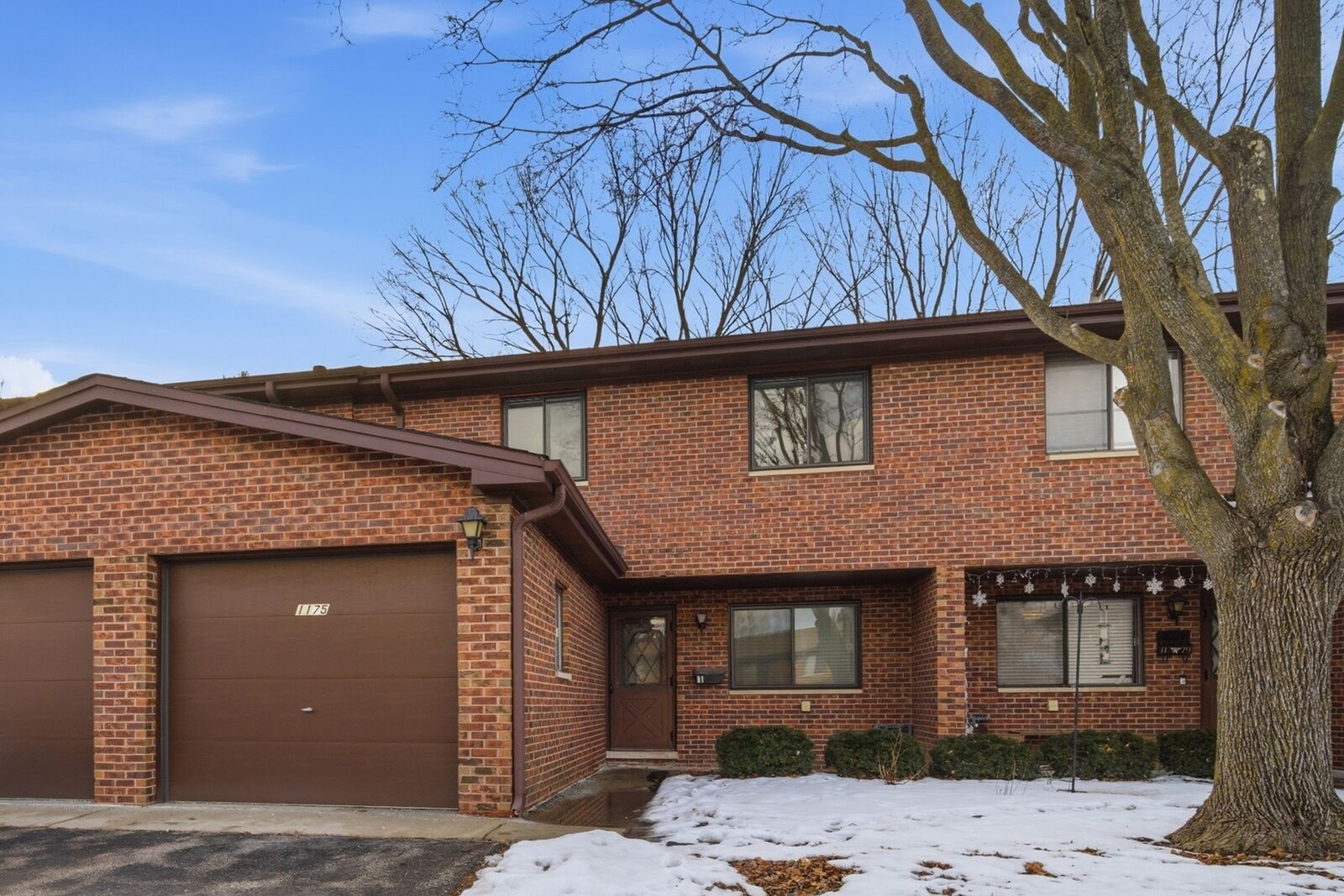 Property Photo: 1175 Hunters Lane IL 60047