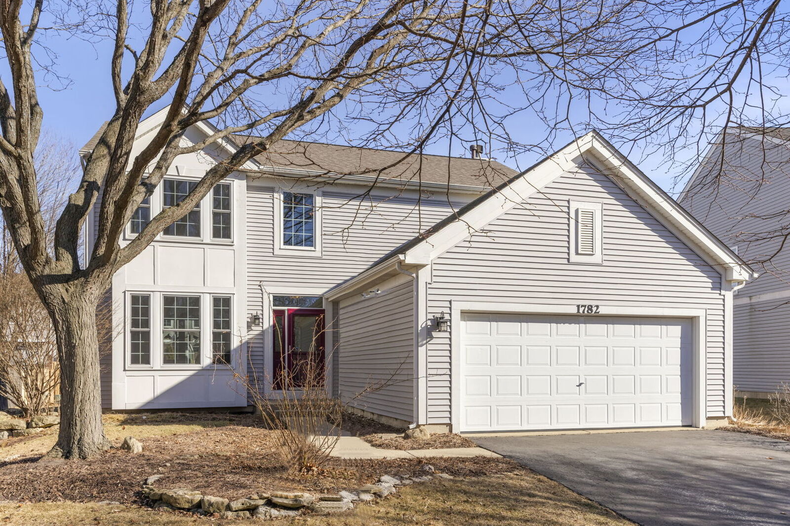 Property Photo:  1782 Montrose Drive  IL 60503 