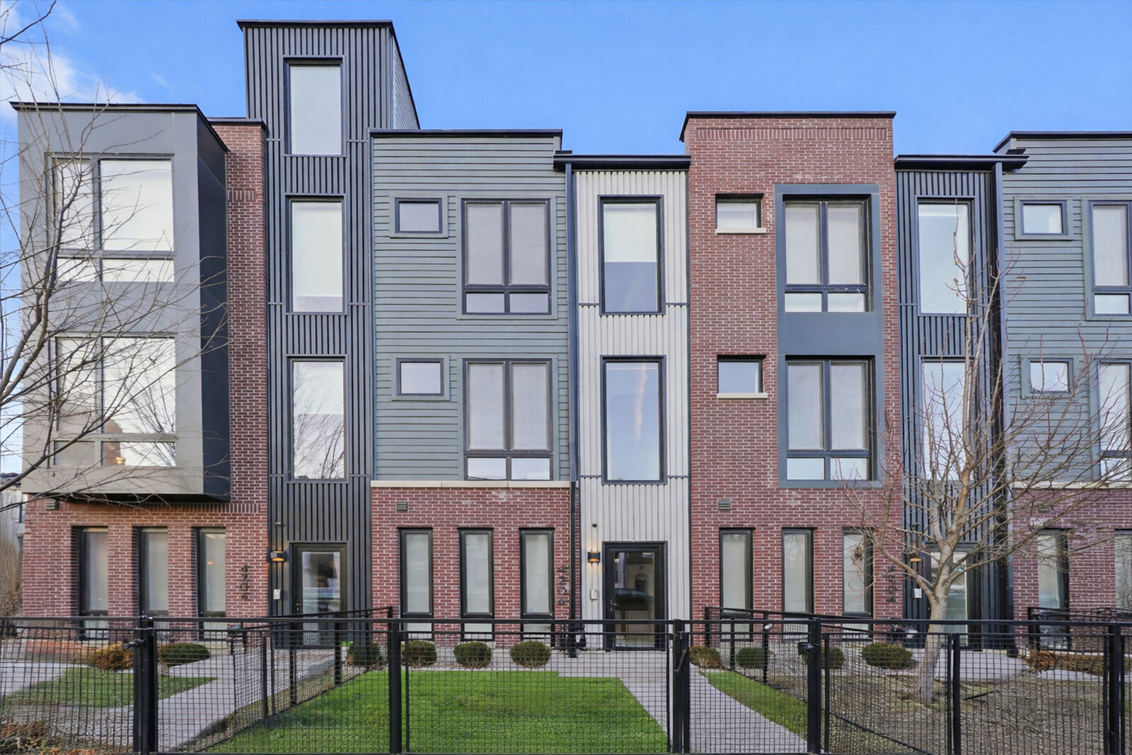 Property Photo:  4200 W Belmont Avenue  IL 60641 