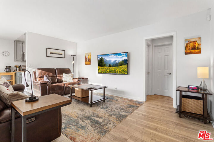 Property Photo: 2002 4th Street 312 CA 90405