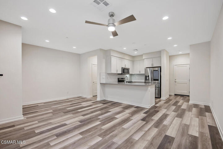 Property Photo:  105 Red Brick Drive 2  CA 93065 