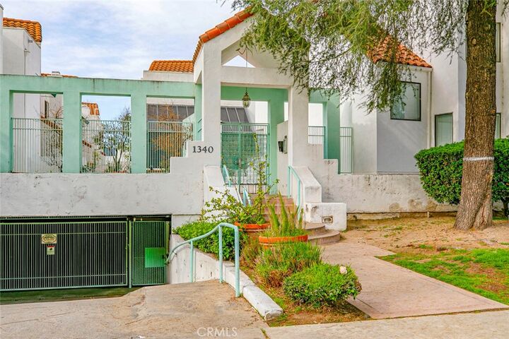 Property Photo:  1340 Glenwood Road 4  CA 91201 