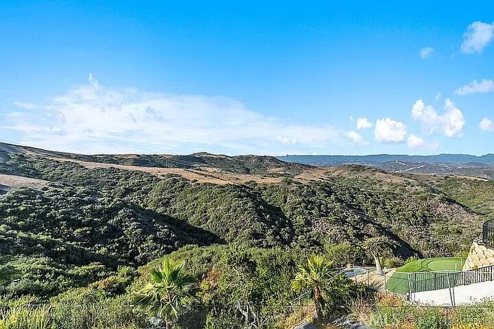 Property Photo:  868 Avenida Acapulco  CA 92672 