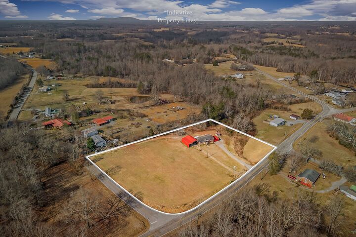 Property Photo:  9134 Belk Rd  TN 37166 