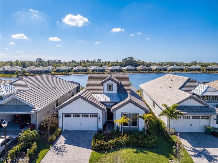 Property Photo:  8835 Calypso Court  FL 34112 