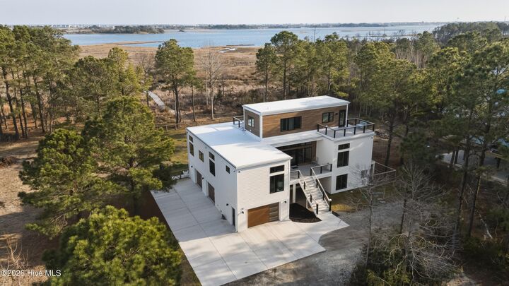 Property Photo:  135 Heron Cove Road  NC 28443 