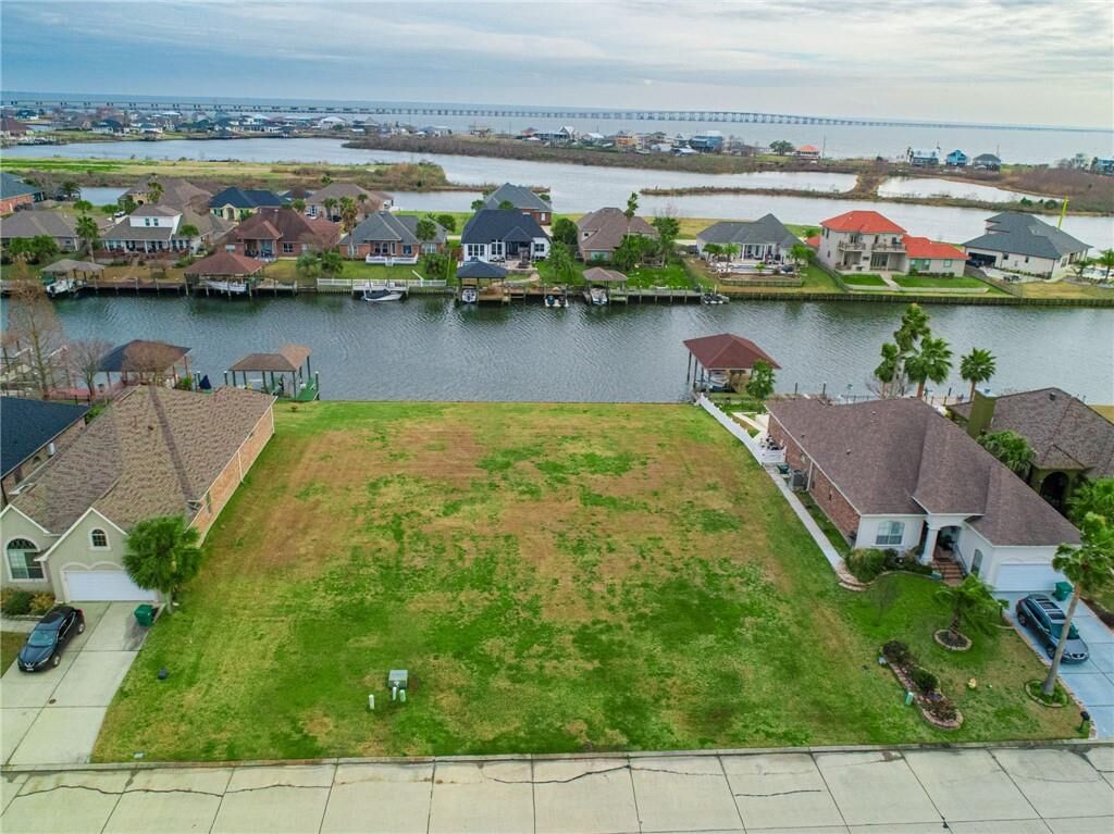 Property Photo:  1444 Royal Palm Drive  LA 70458 