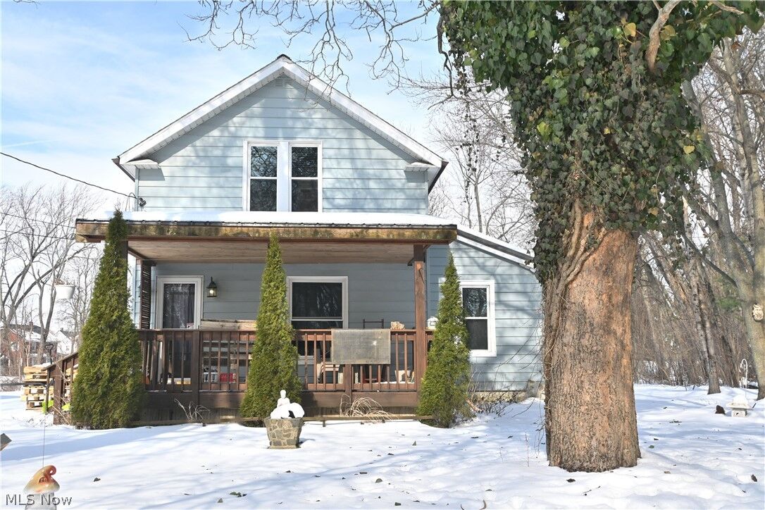 Property Photo:  1727 E 49th Street  OH 44004 