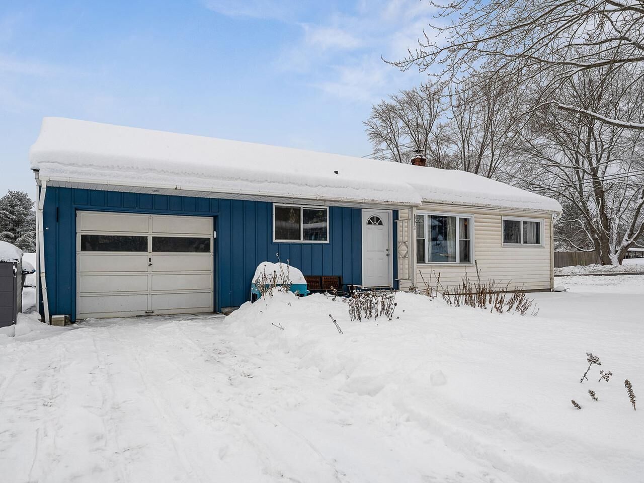 Property Photo: 2 Daniels Drive VT 05641