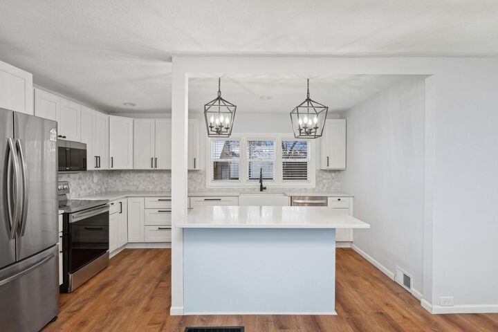 Property Photo:  2918 County Road 101 S  MN 55391 