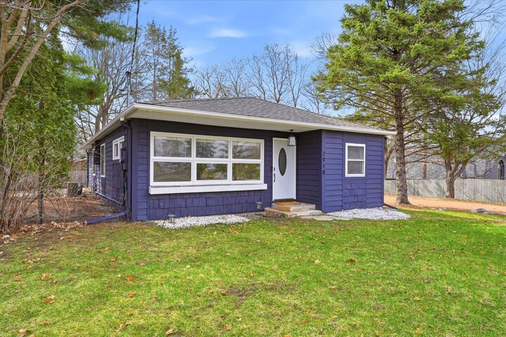 Property Photo:  2918 County Road 101 S  MN 55391 