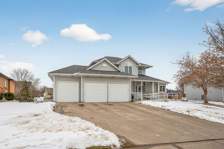 Property Photo: 10010 Fallgold Parkway N MN 55443