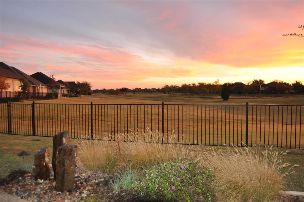 Property Photo:  9801 Flint Way  TX 76207 