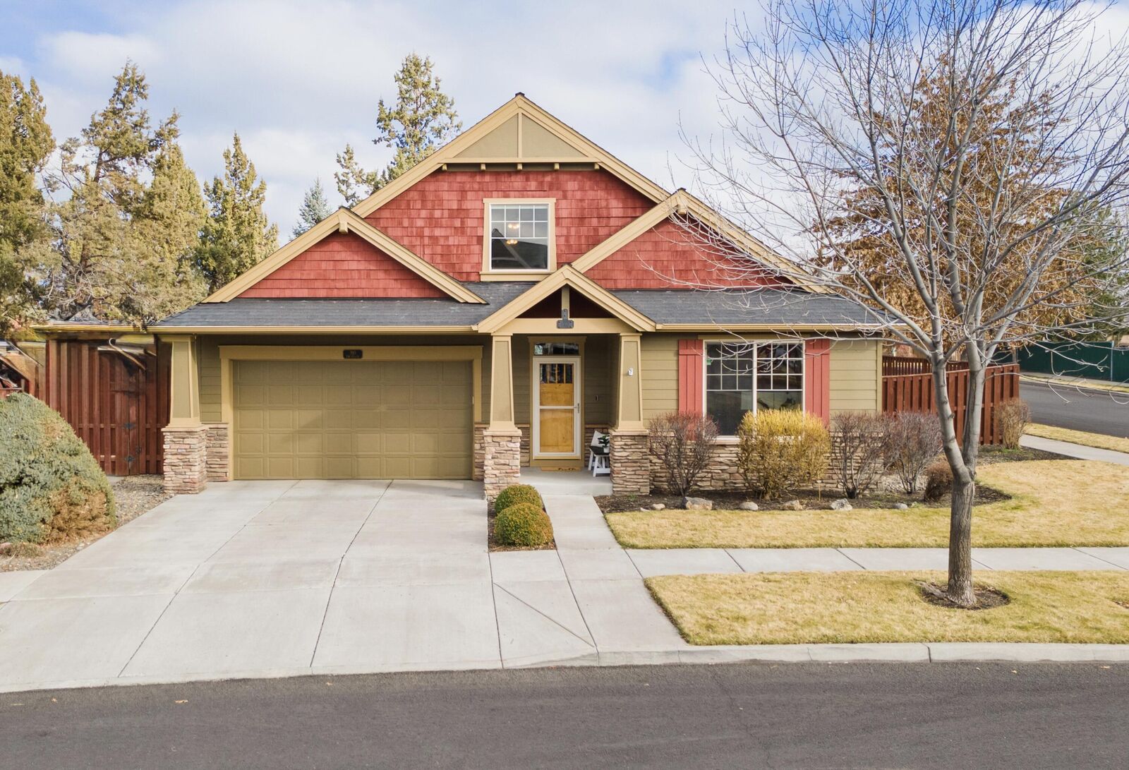 Property Photo:  310 NW 28th Street  OR 97756 