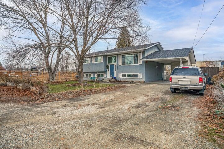 Property Photo: 1005 Mitchell Road BC V1X 3W7