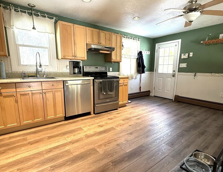 Property Photo: 81 Thayer St MA 01529